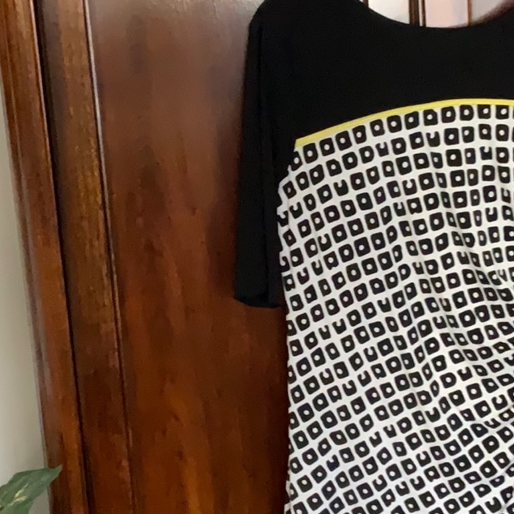 Ladies black white yellow accents dress - Picture 3 of 6